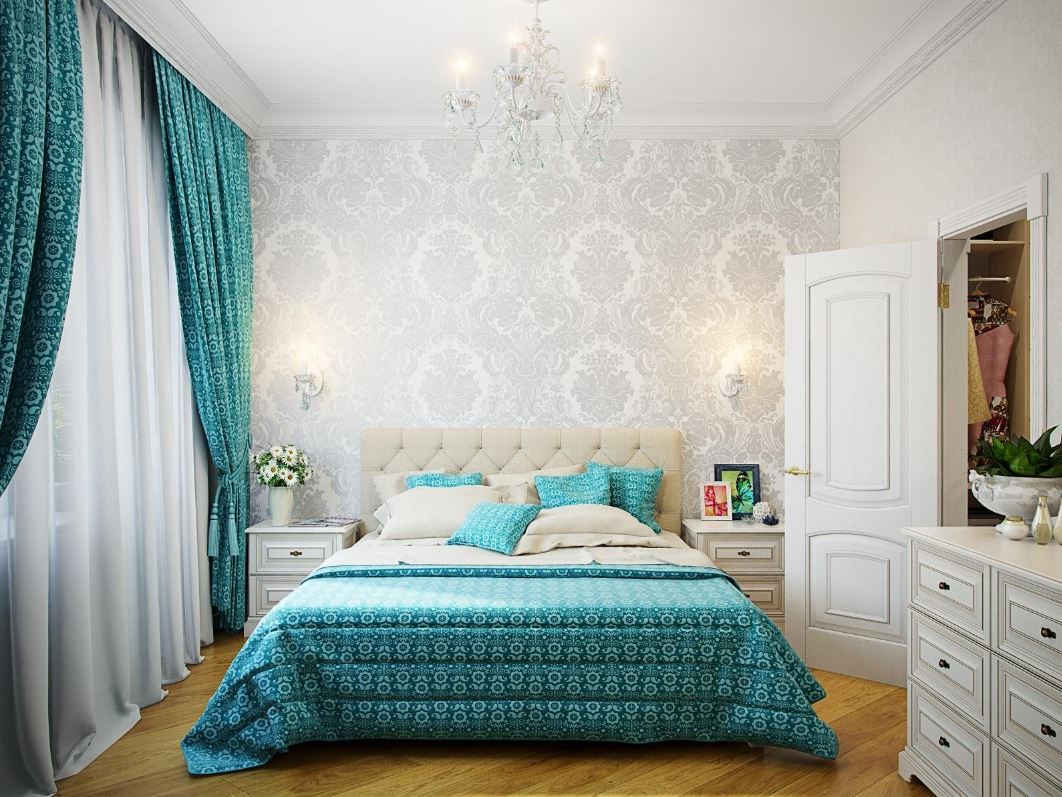 Бело-бирюзовая спальня в классическом стиле